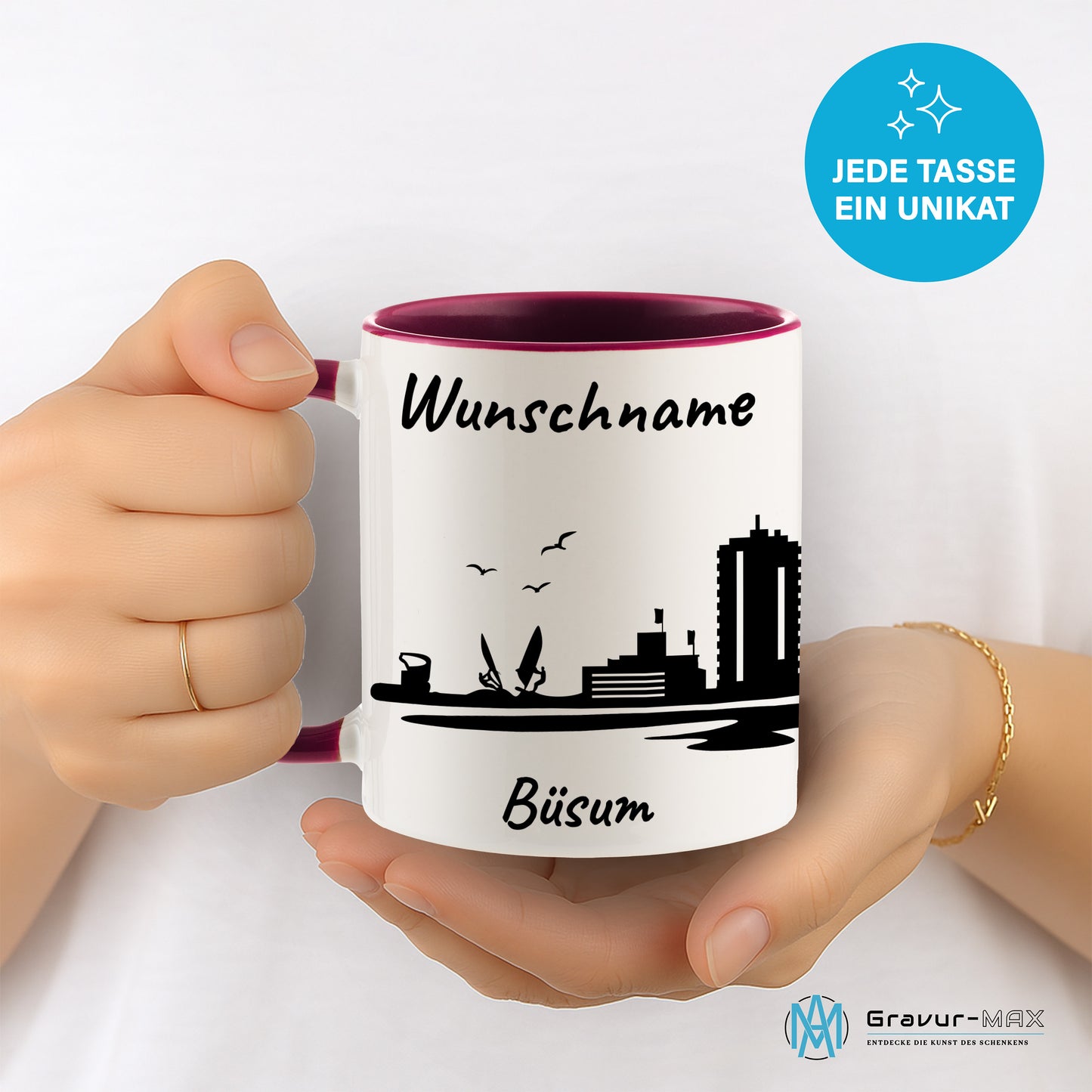 Tasse in Bordeauxrot 330ml bedruckt mit der Skyline von Büsum personalisierbar mit Wunschname
