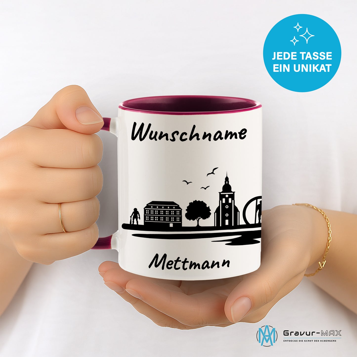 Tasse in Bordeauxrot 330ml bedruckt mit der Skyline von Mettmann personalisierbar mit Wunschname