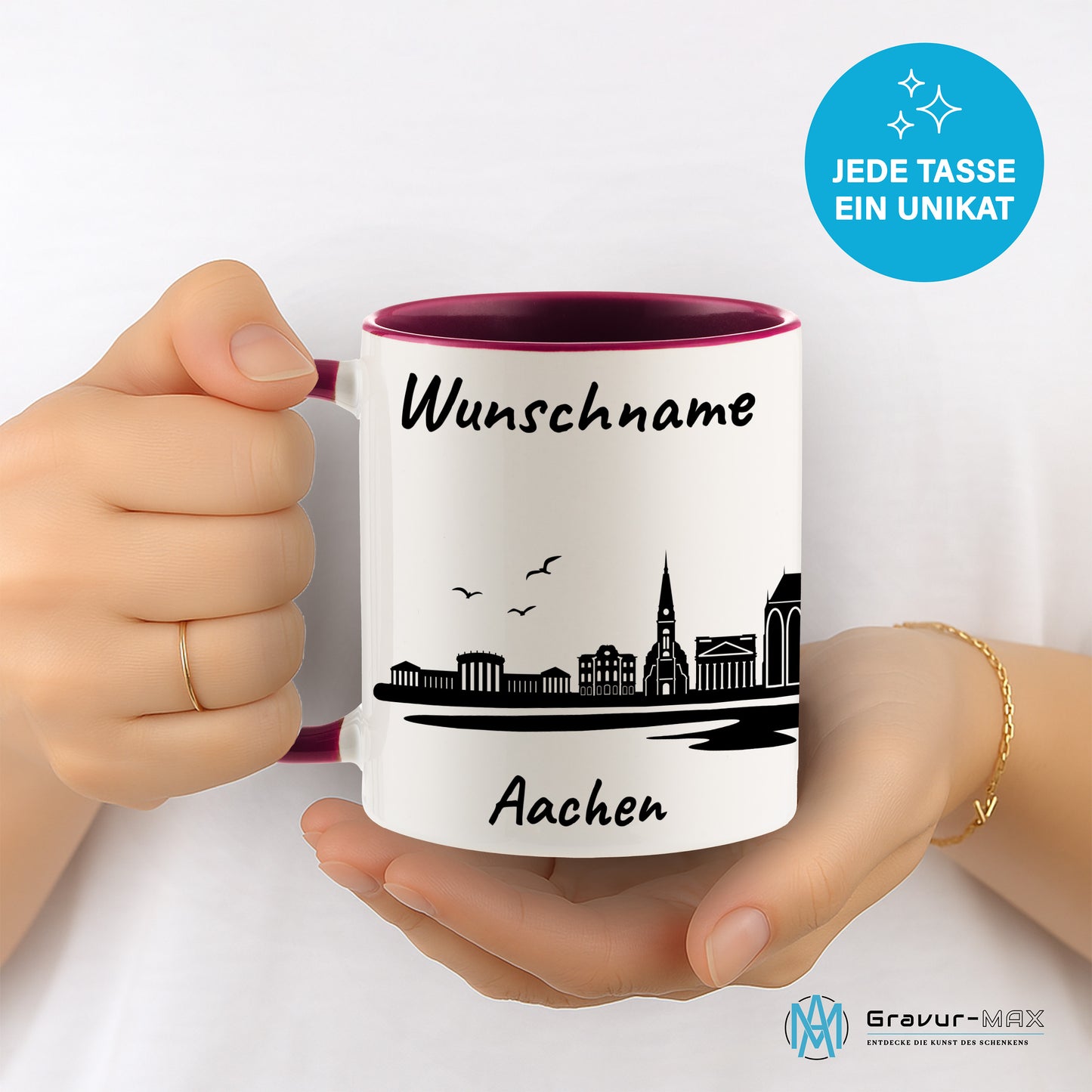 Tasse in Bordeauxrot 330ml bedruckt mit der Skyline von Aachen personalisierbar mit Wunschname