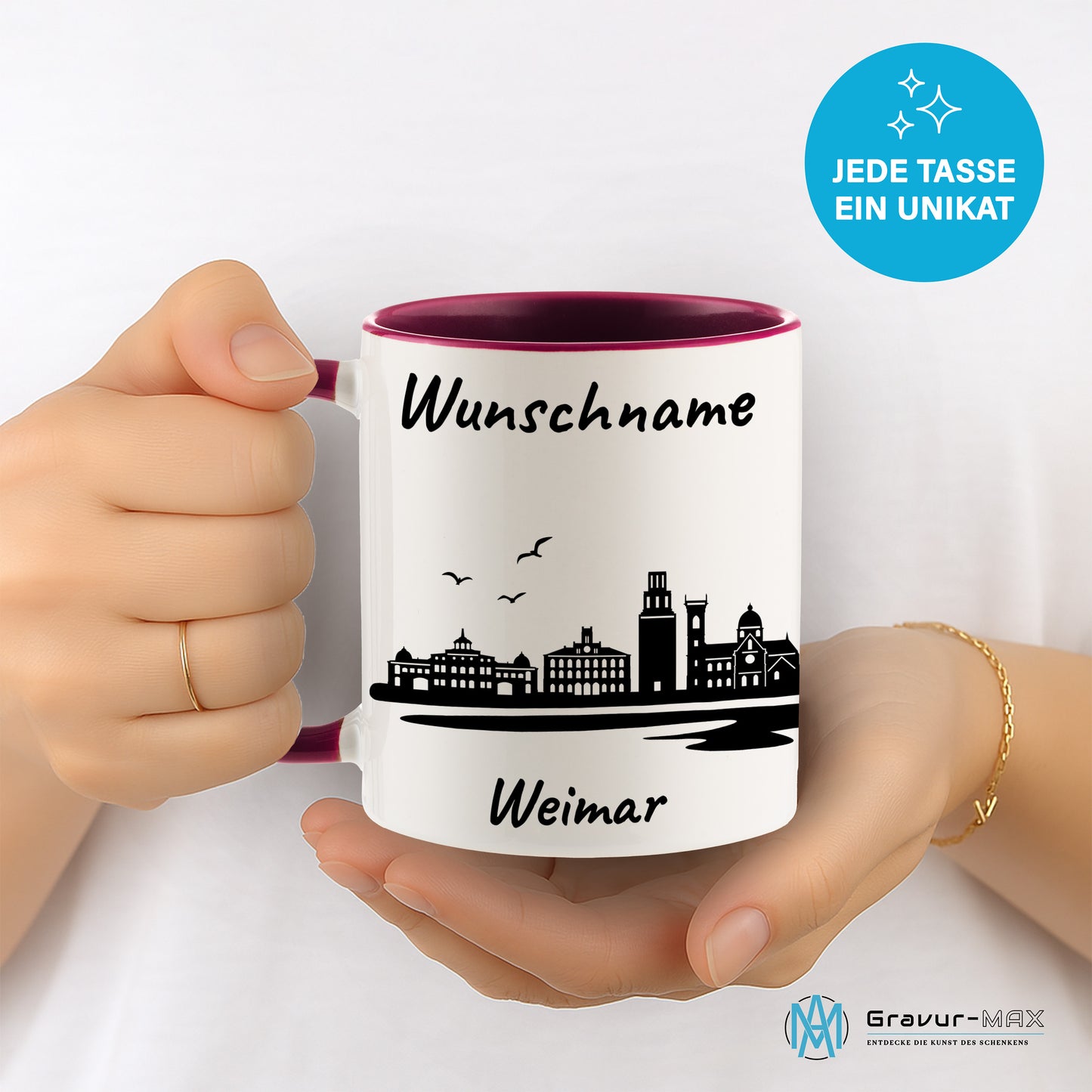Tasse in Bordeauxrot 330ml bedruckt mit der Skyline von Weimar personalisierbar mit Wunschname