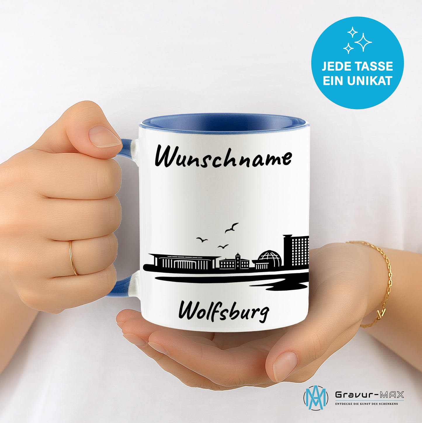 Tasse in Cambridge Blau 330ml bedruckt mit der Skyline von Wolfsburg personalisierbar mit Wunschname