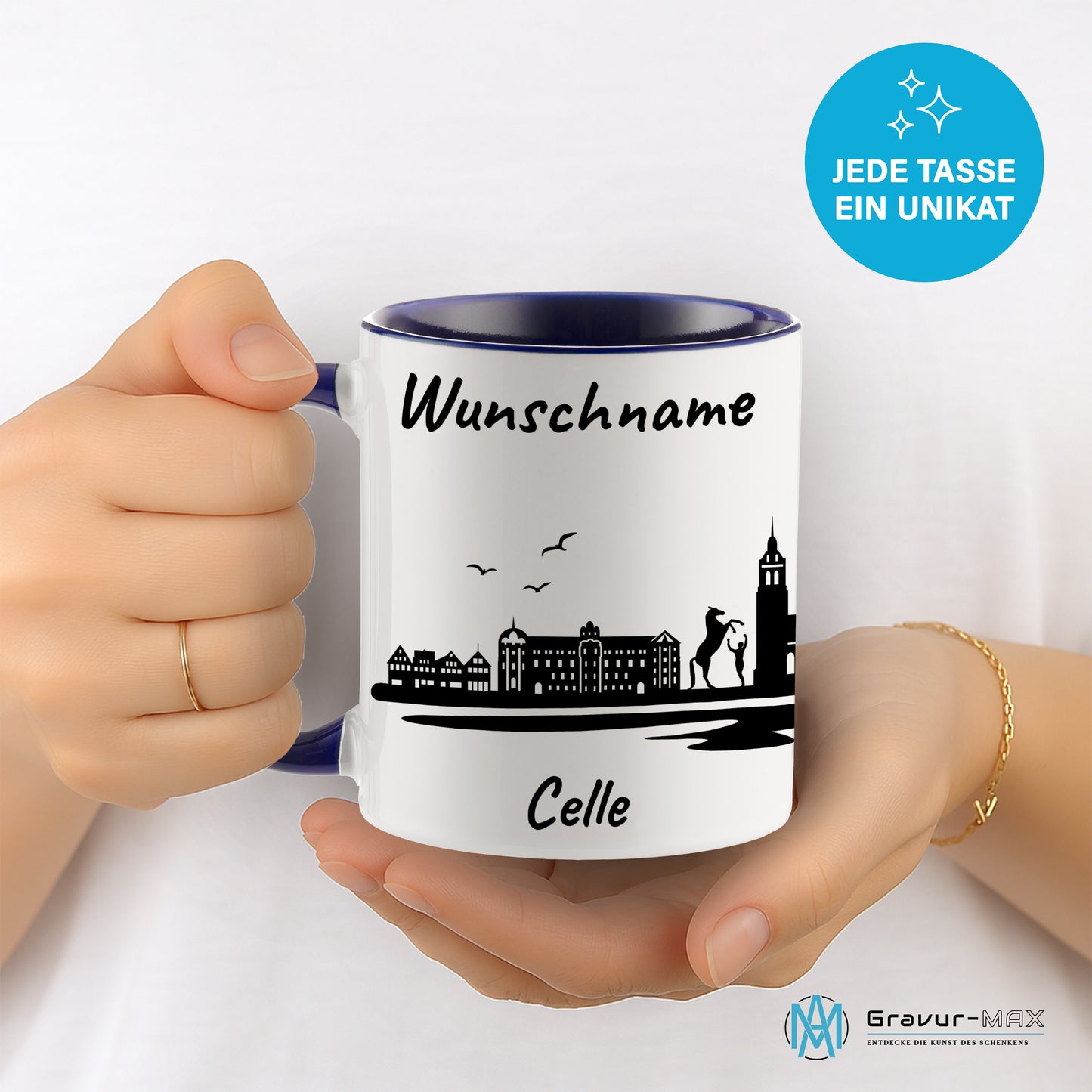 Tasse in Dunkelblau 330ml bedruckt mit der Skyline von Celle personalisierbar mit Wunschname