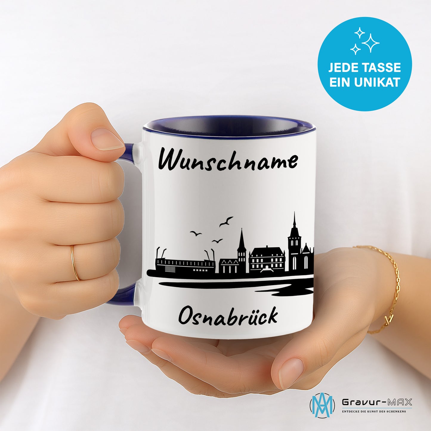 Tasse in Dunkelblau 330ml bedruckt mit der Skyline von Osnabrück personalisierbar mit Wunschname