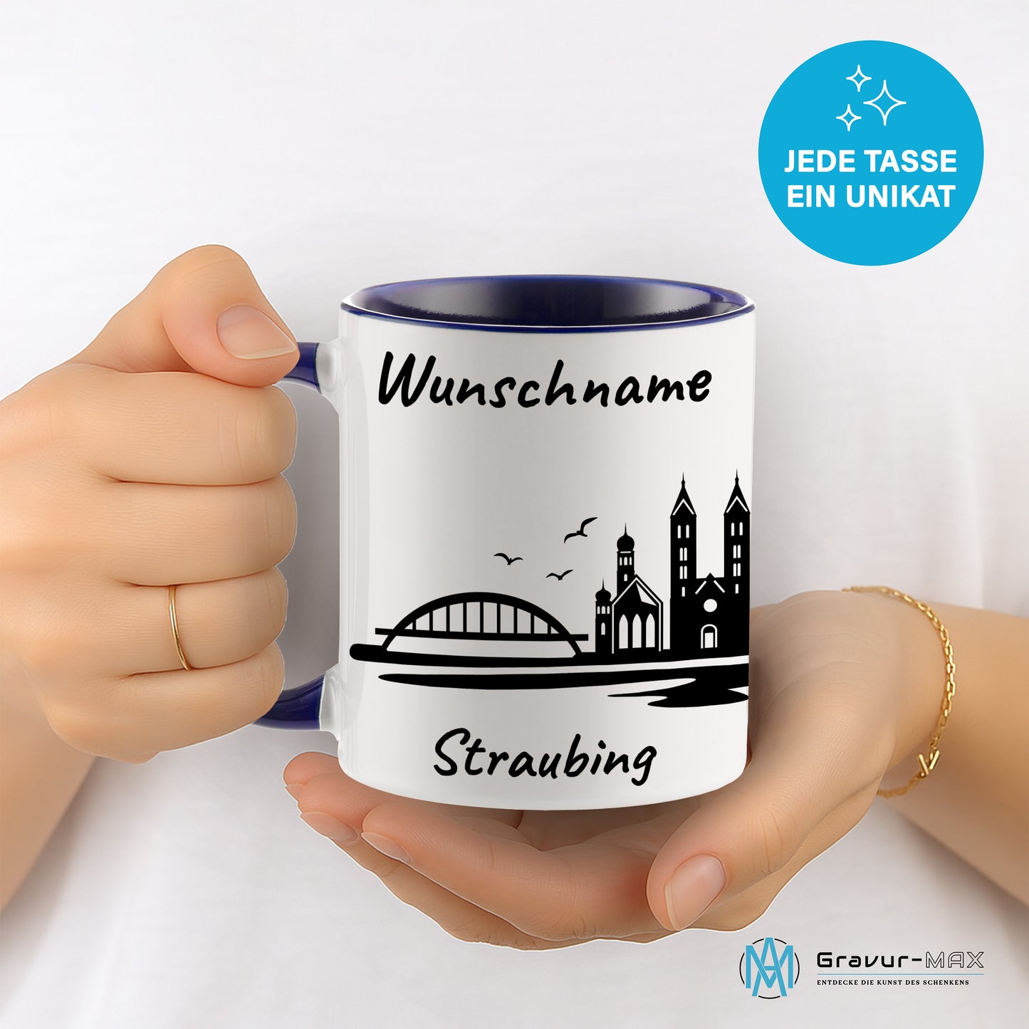 Tasse in Dunkelblau 330ml bedruckt mit der Skyline von Straubing personalisierbar mit Wunschname