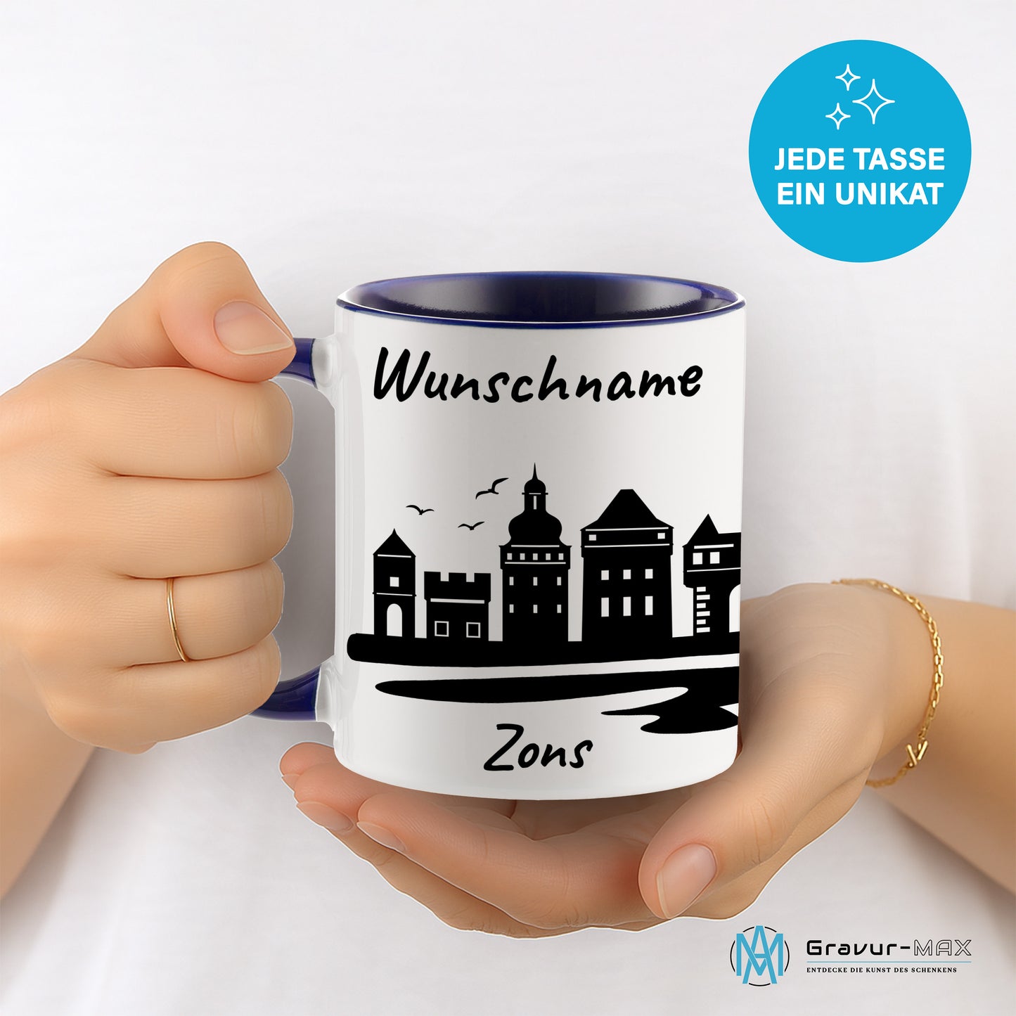 Tasse in Dunkelblau 330ml bedruckt mit der Skyline von Zons (Dormagen) personalisierbar mit Wunschname