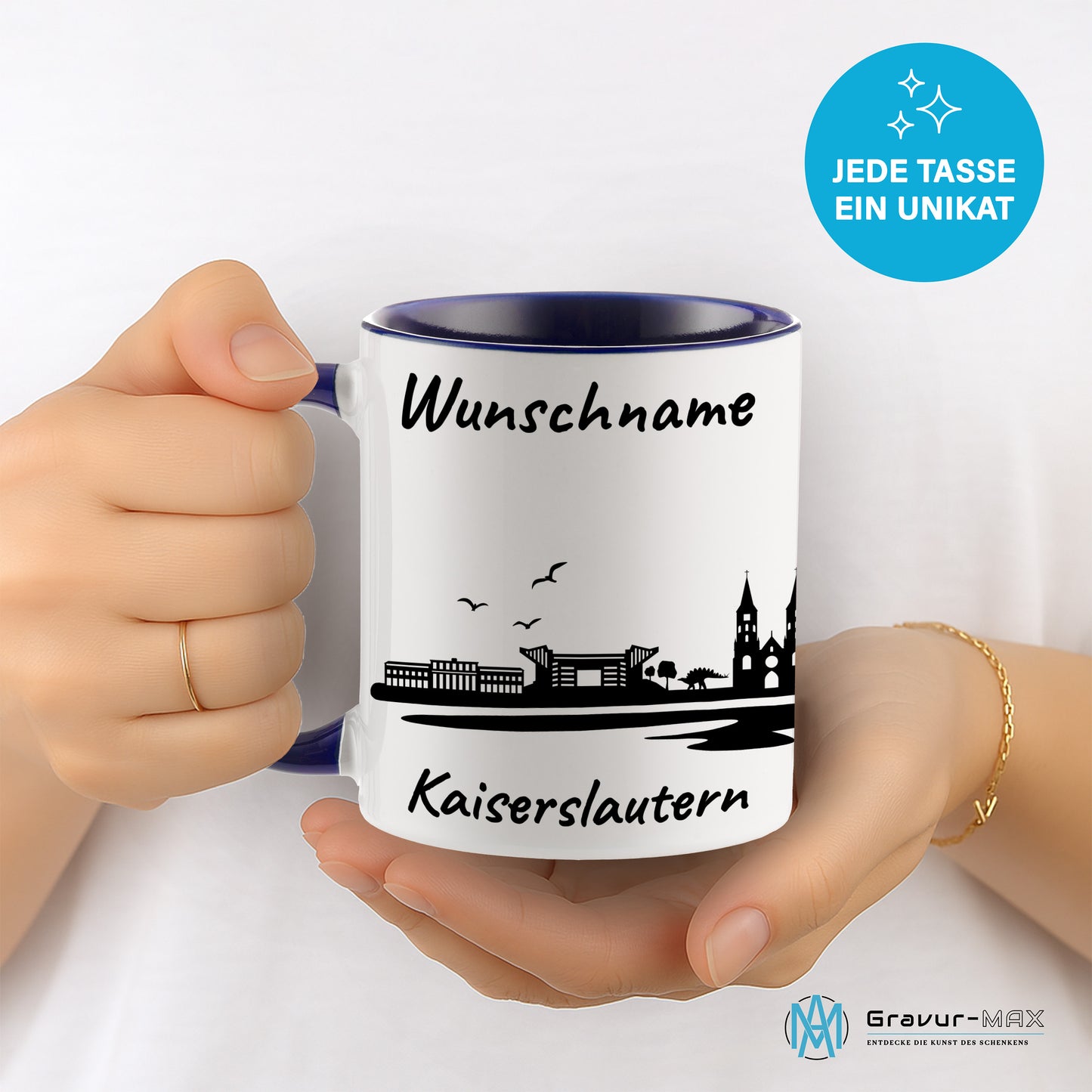 Tasse in Dunkelblau 330ml bedruckt mit der Skyline von Kaiserslautern personalisierbar mit Wunschname