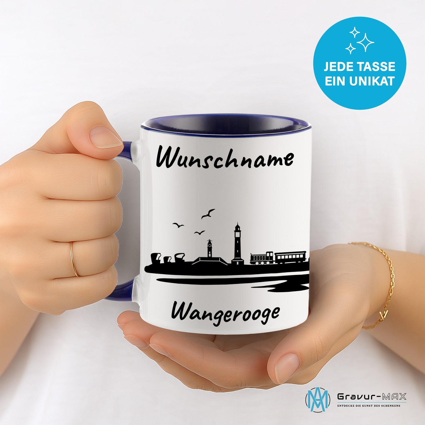 Tasse in Dunkelblau 330ml bedruckt mit der Skyline von Wangerooge personalisierbar mit Wunschname