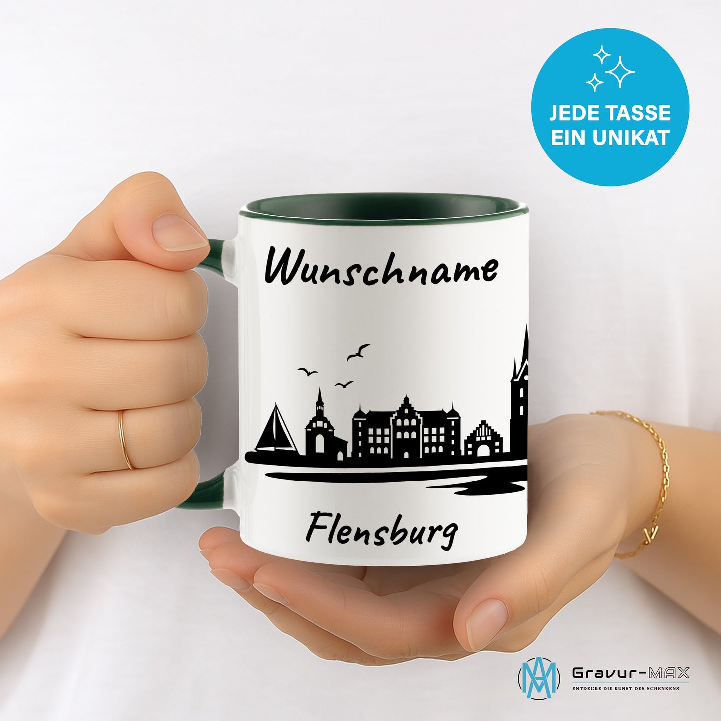 Tasse in Dunkelgrün 330ml bedruckt mit der Skyline von Flensburg personalisierbar mit Wunschname
