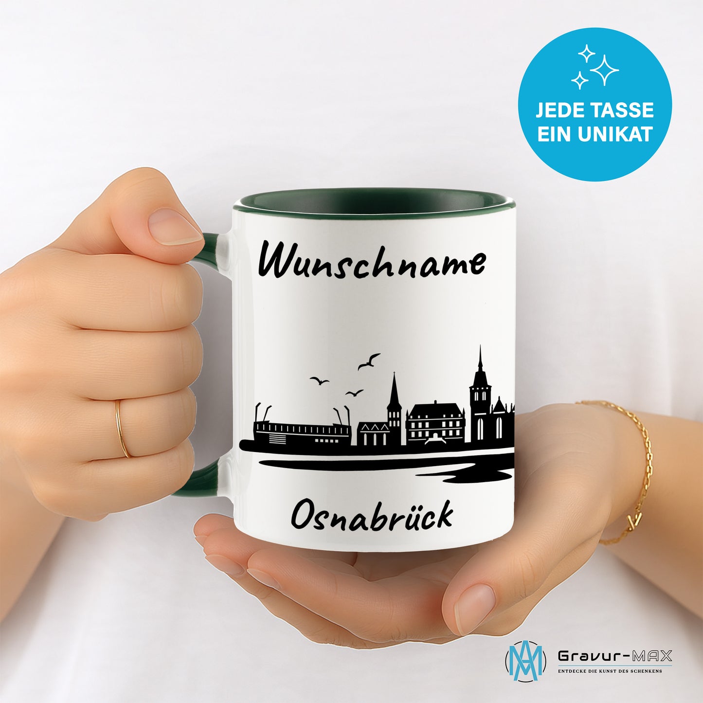 Tasse in Dunkelgrün 330ml bedruckt mit der Skyline von Osnabrück personalisierbar mit Wunschname