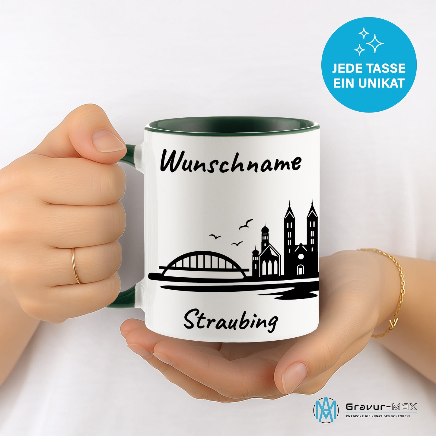 Tasse in Dunkelgrün 330ml bedruckt mit der Skyline von Straubing personalisierbar mit Wunschname