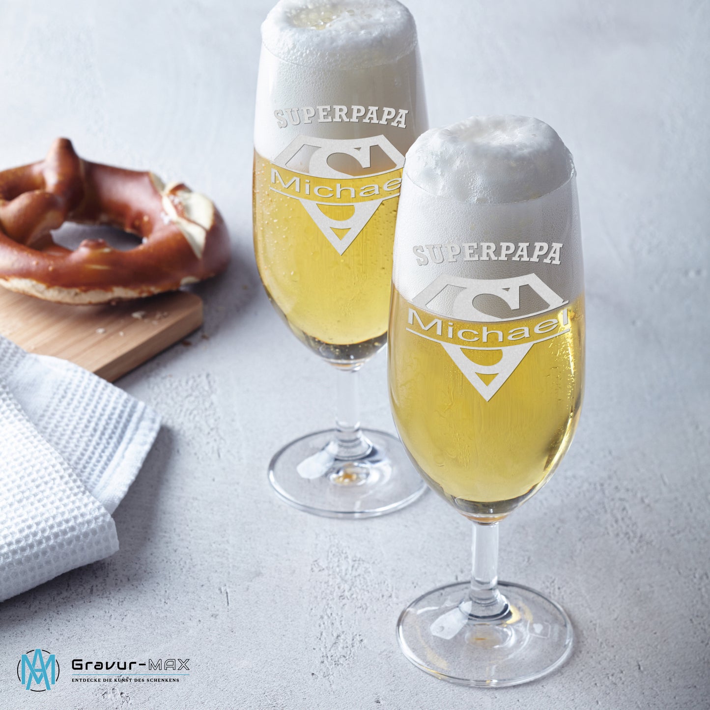 Bierglas mit Gravur Leonardo Daily Pilsglas "Superpapa" mit Wunschname