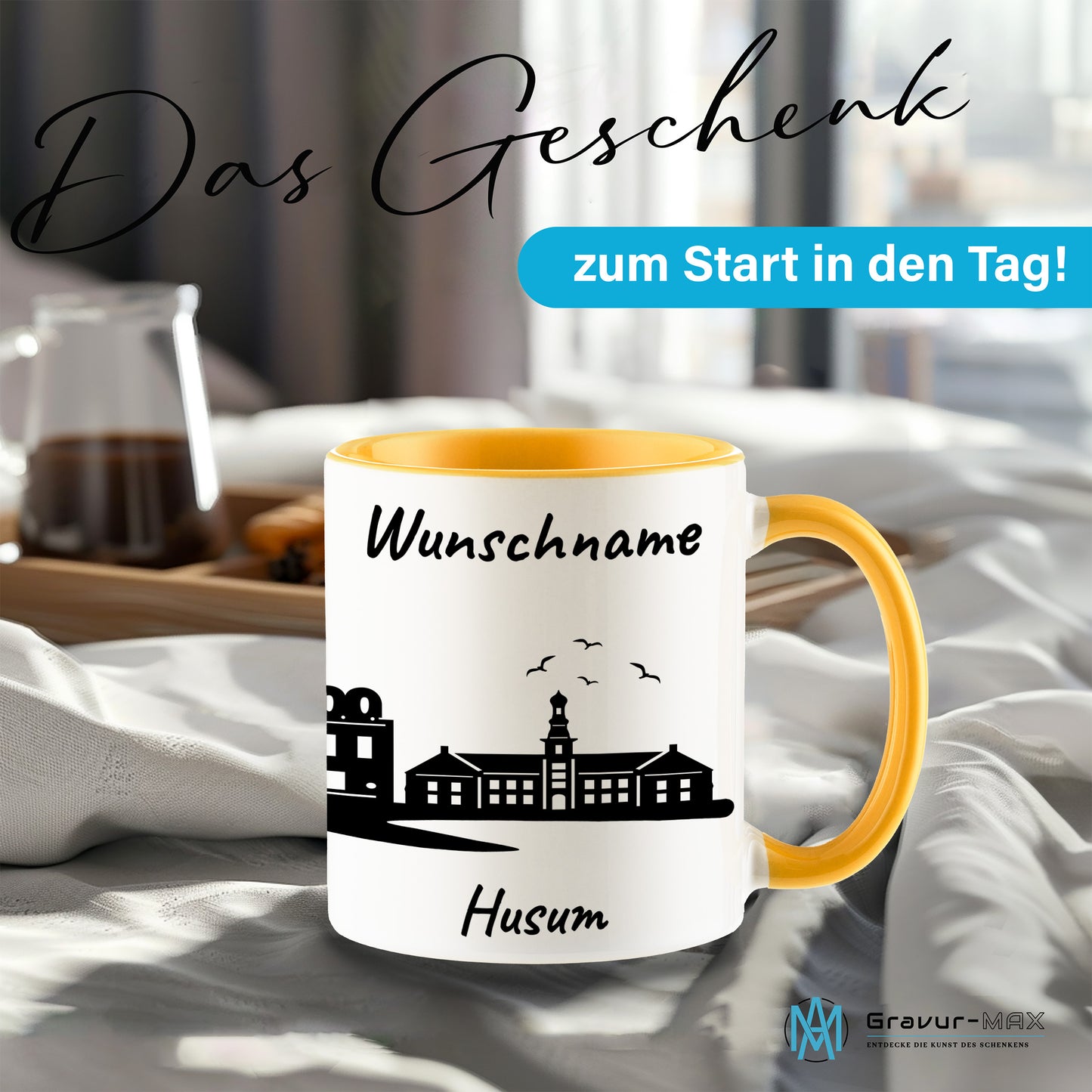 Tasse in Goldgelb 330ml bedruckt mit der Skyline von Husum personalisierbar mit Wunschname
