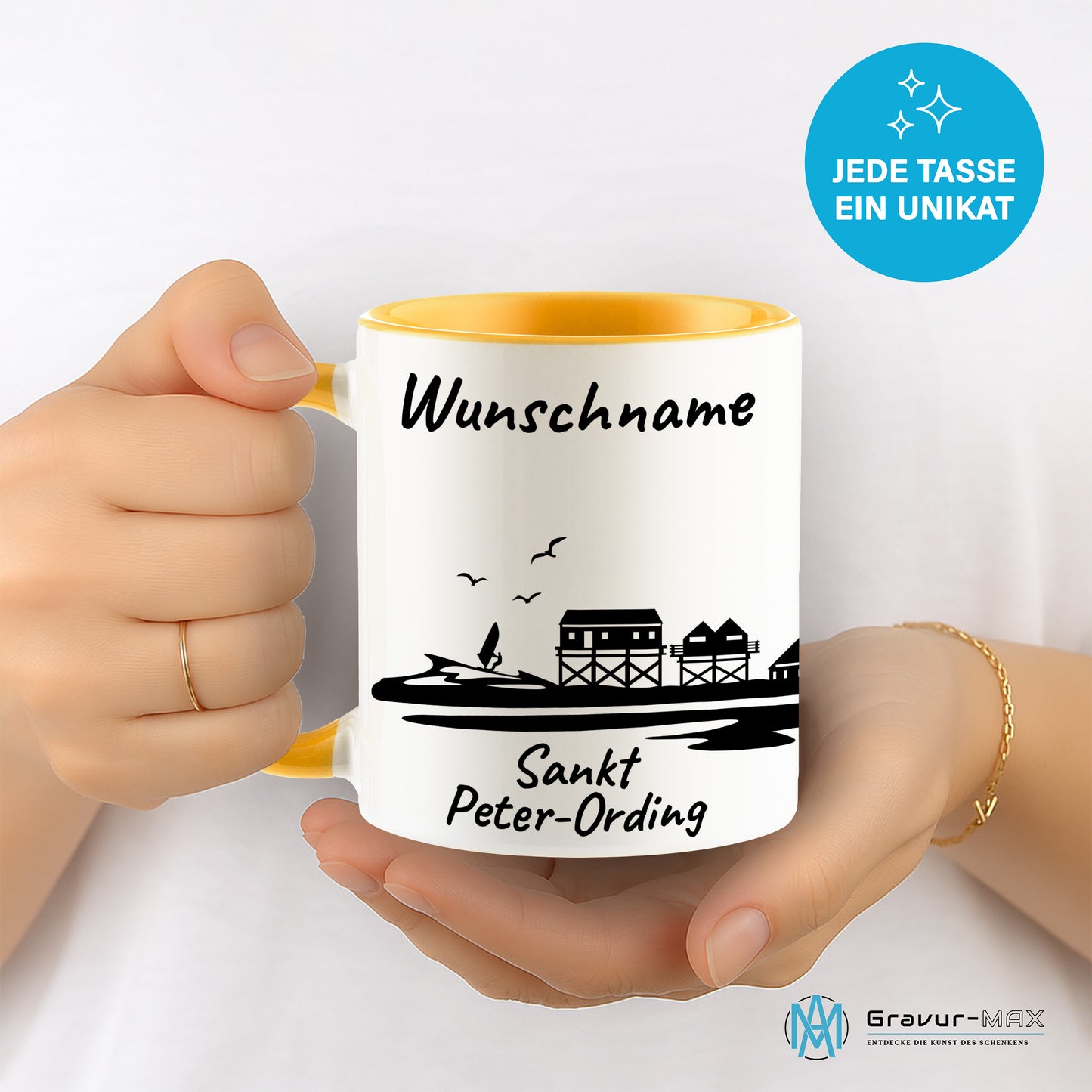 Tasse in Goldgelb 330ml bedruckt mit der Skyline von Sankt Peter-Ording personalisierbar mit Wunschname