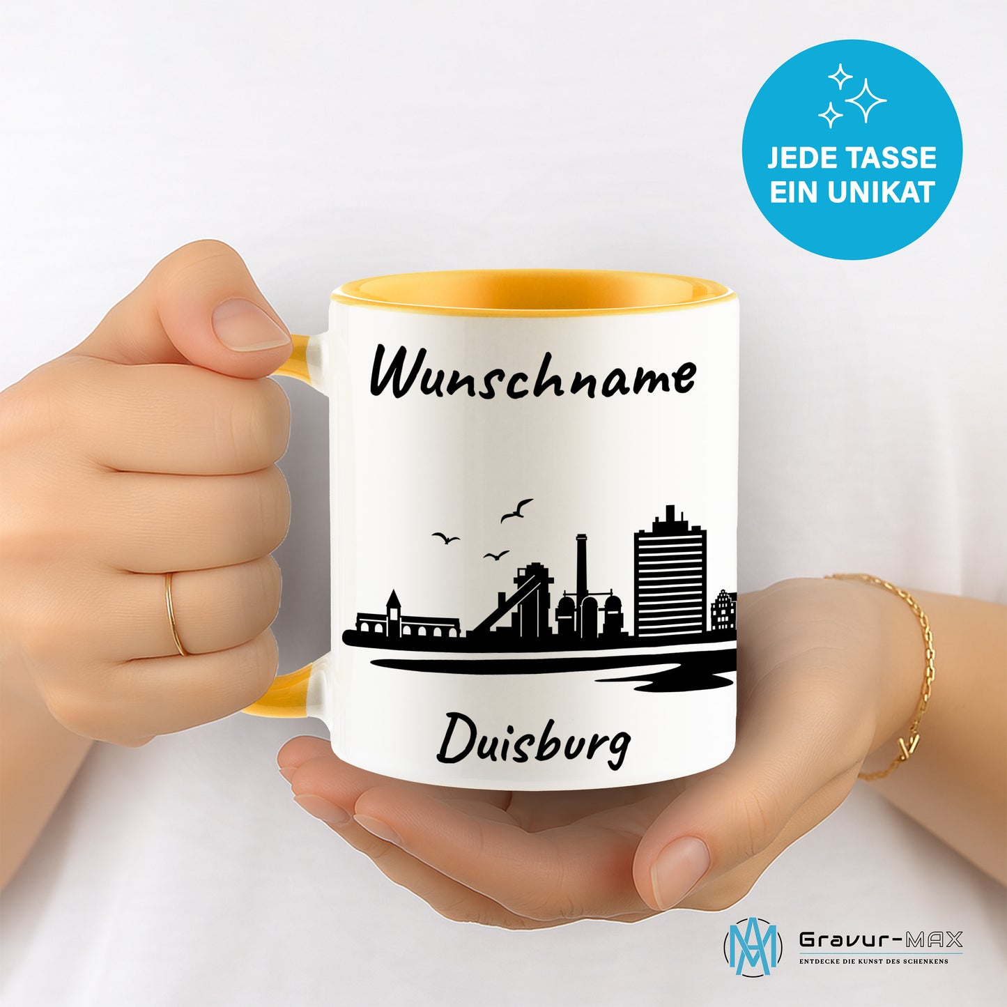 Tasse in Goldgelb 330ml bedruckt mit der Skyline von Duisburg personalisierbar mit Wunschname