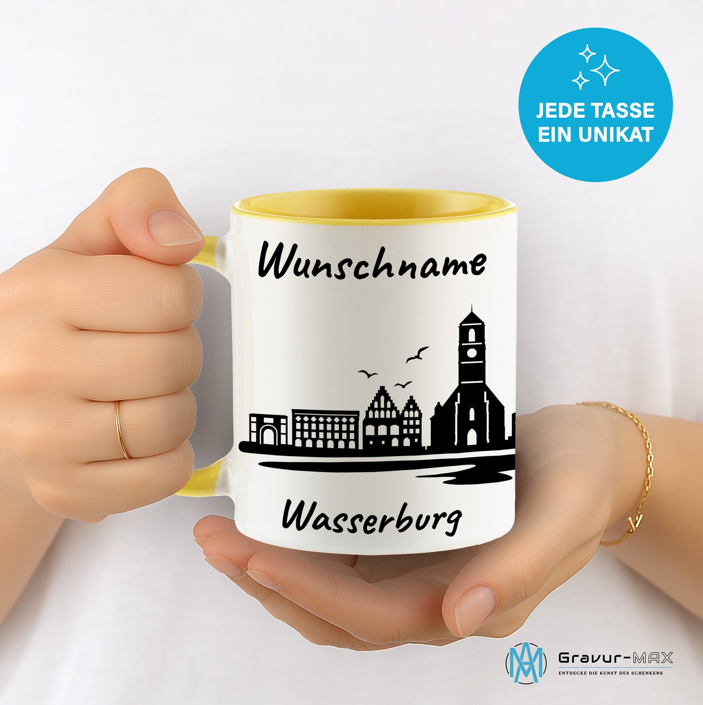 Tasse in Hellgelb 330ml bedruckt mit der Skyline von Wasserburg personalisierbar mit Wunschname
