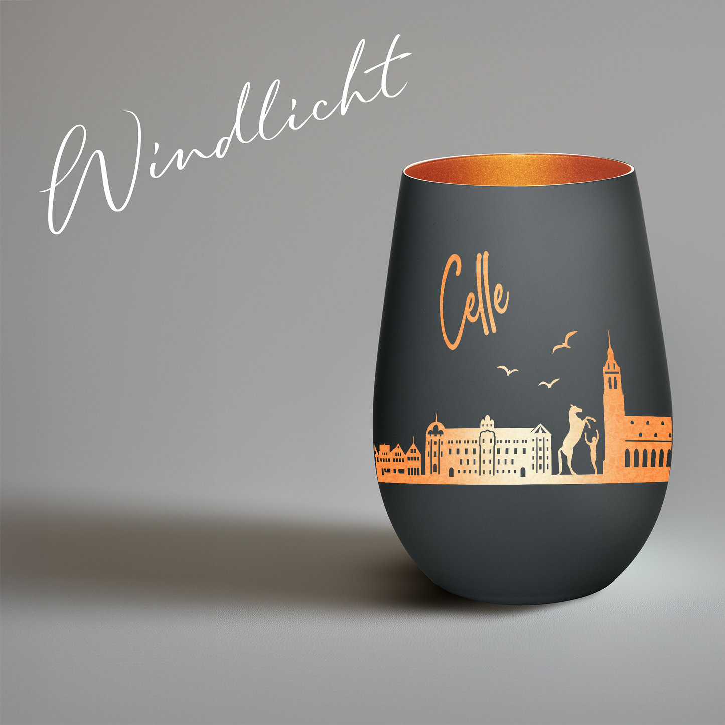 Hochwertiges Glas Windlicht mit Gravur "SKYLINE CELLE" in der Farbe Schwarz/Bronze