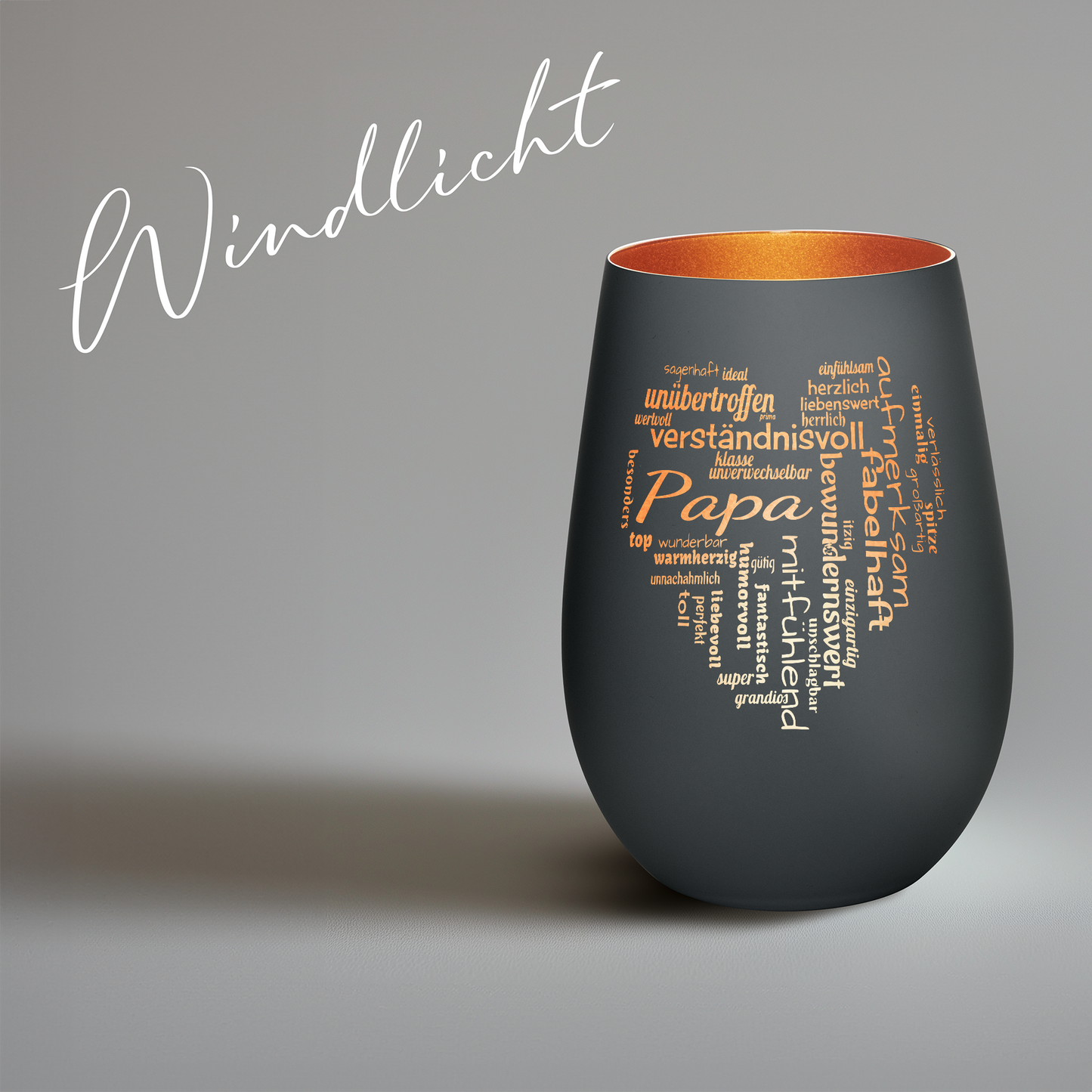 Hochwertiges Glas Windlicht mit Gravur "PAPA GROßES HERZ" in der Farbe Schwarz/Bronze