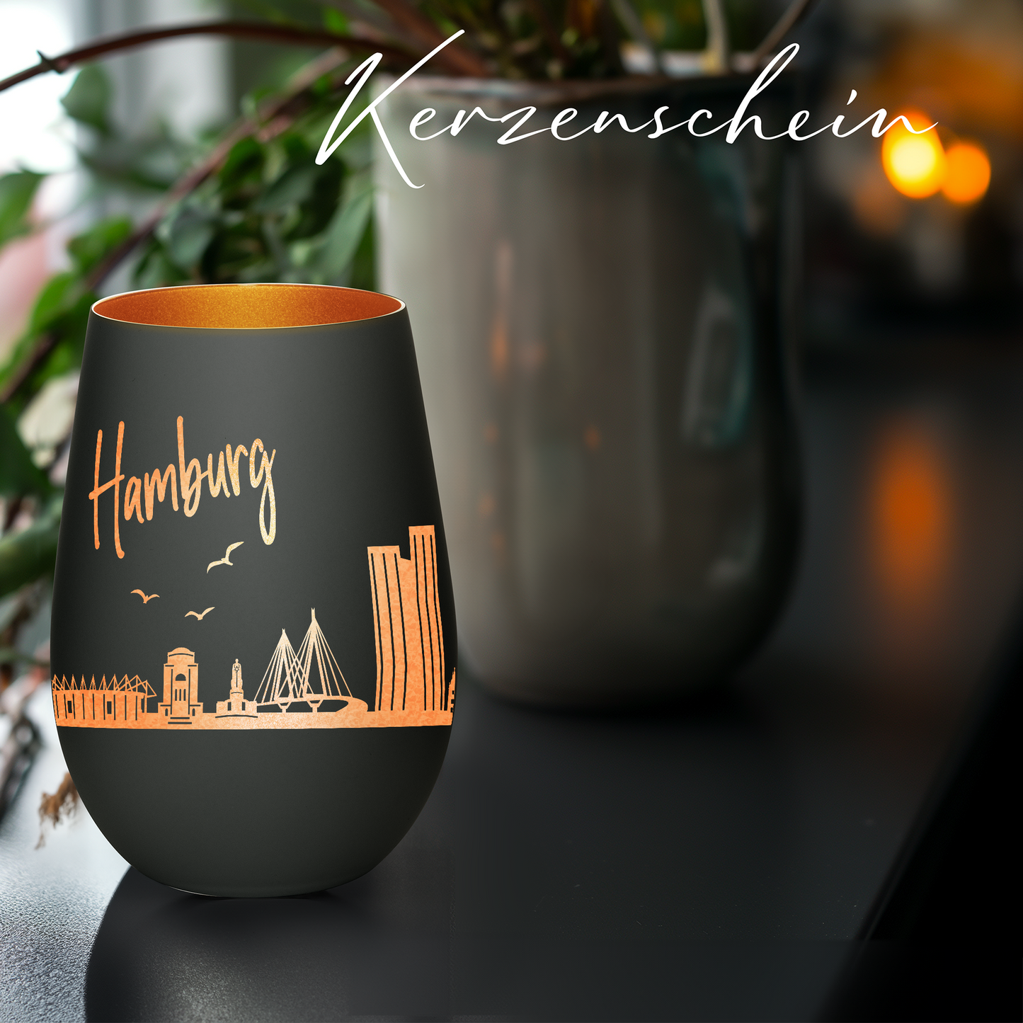 Hochwertiges Glas Windlicht mit Gravur "SKYLINE HAMBURG" in der Farbe Schwarz/Bronze