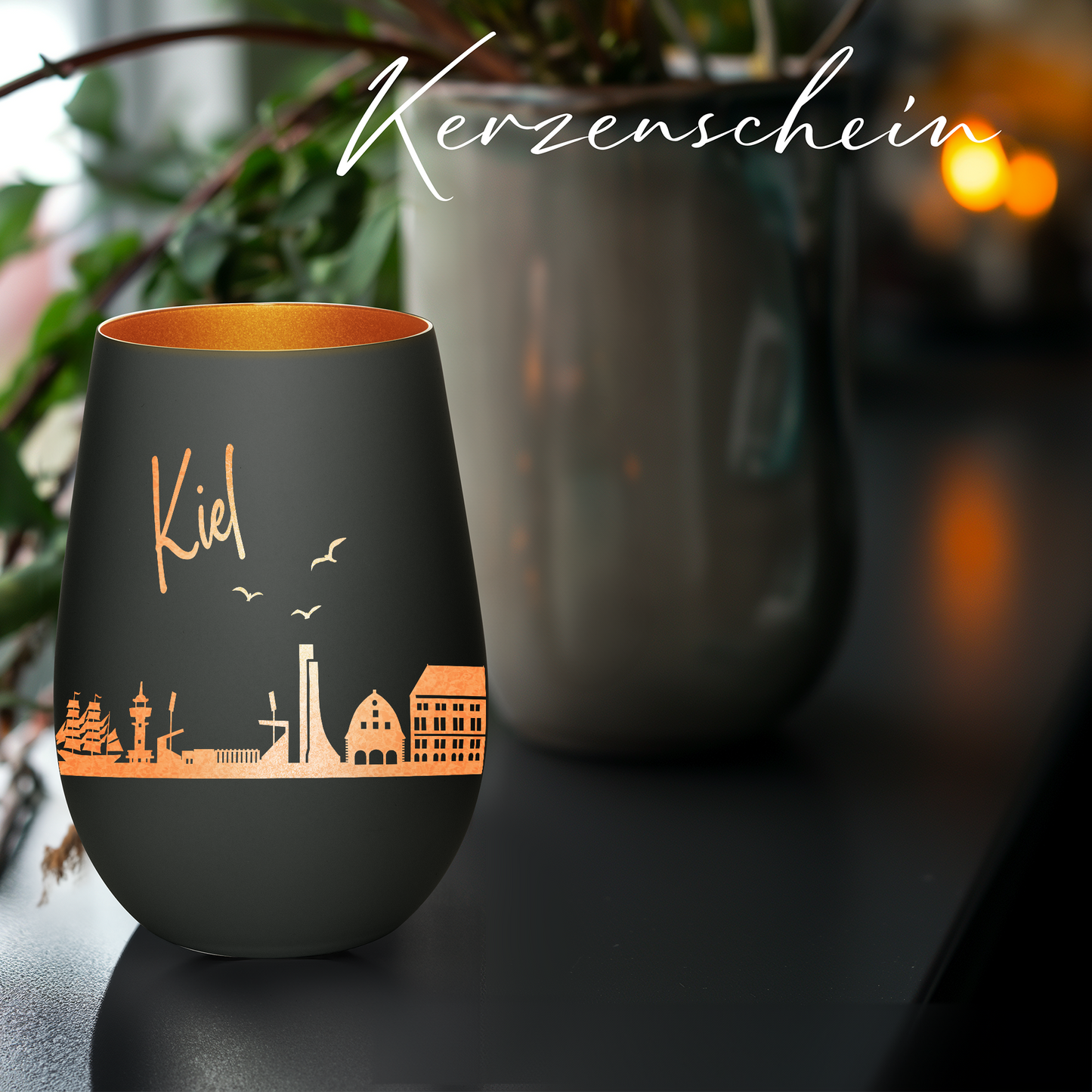 Hochwertiges Glas Windlicht mit Gravur "SKYLINE KIEL" in der Farbe Schwarz/Bronze
