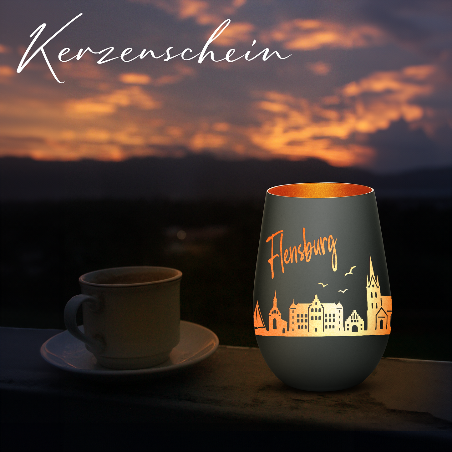 Hochwertiges Glas Windlicht mit Gravur "SKYLINE FLENSBURG" in der Farbe Schwarz/Bronze