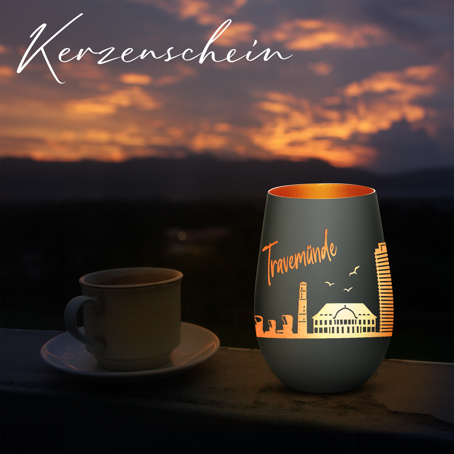Hochwertiges Glas Windlicht mit Gravur "SKYLINE TRAVEMÜNDE" in der Farbe Schwarz/Bronze