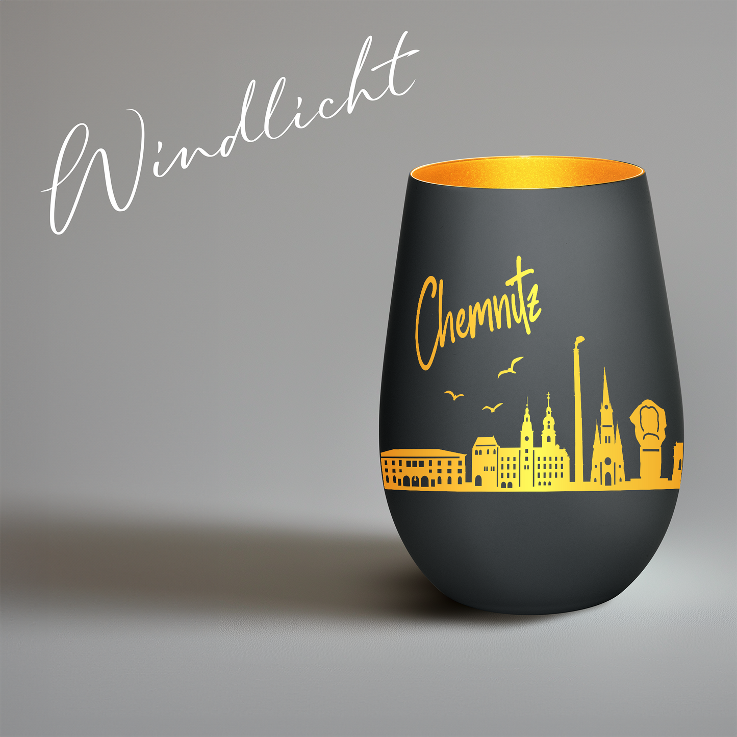 Hochwertiges Glas Windlicht mit Gravur "SKYLINE CHEMNITZ" in der Farbe Schwarz/Gold