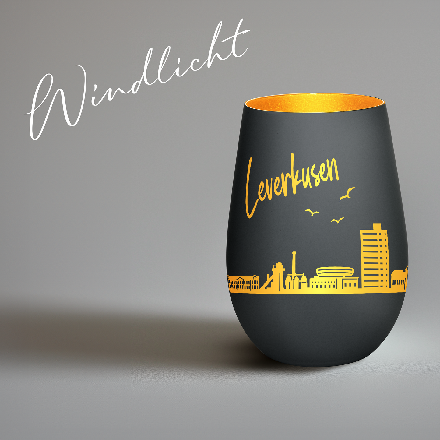 Hochwertiges Glas Windlicht mit Gravur "SKYLINE LEVERKUSEN" in der Farbe Schwarz/Gold