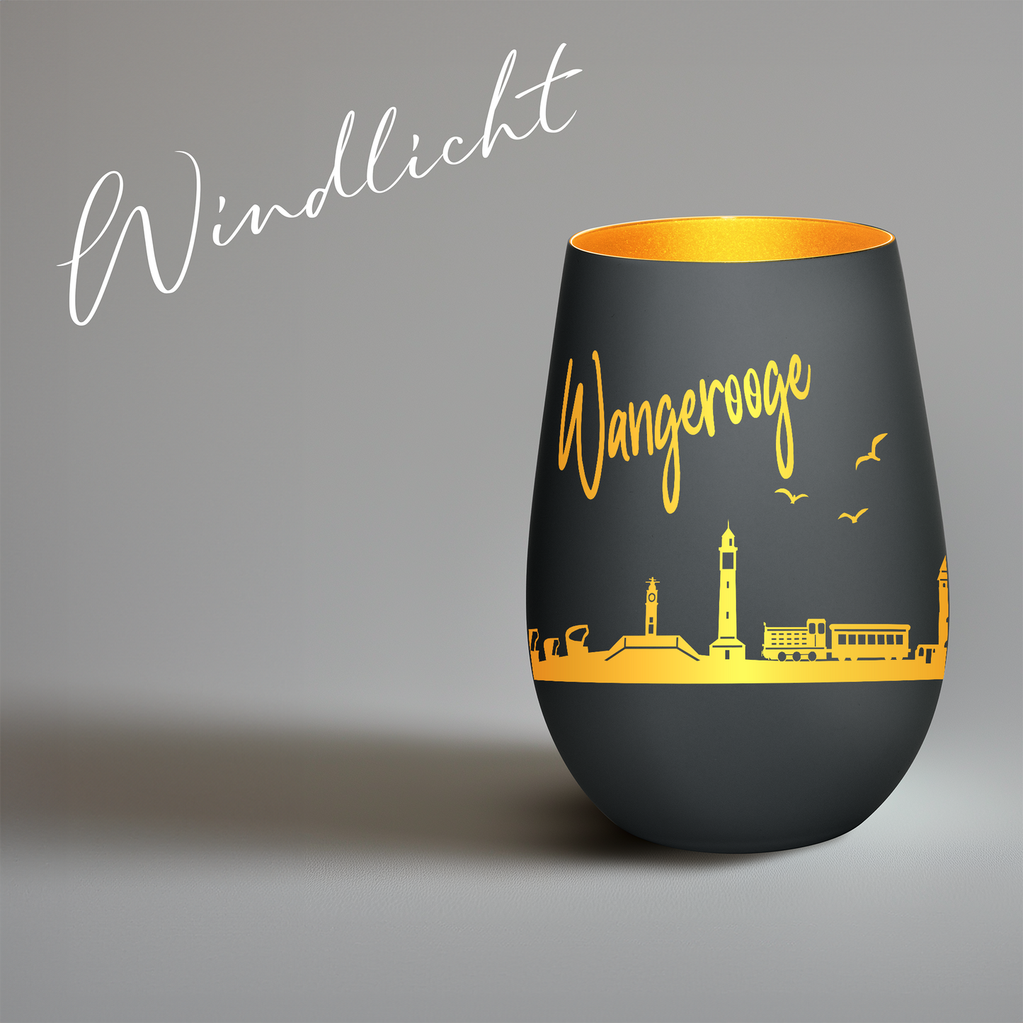 Hochwertiges Glas Windlicht mit Gravur "SKYLINE WANGEROOGE" in der Farbe Schwarz/Gold