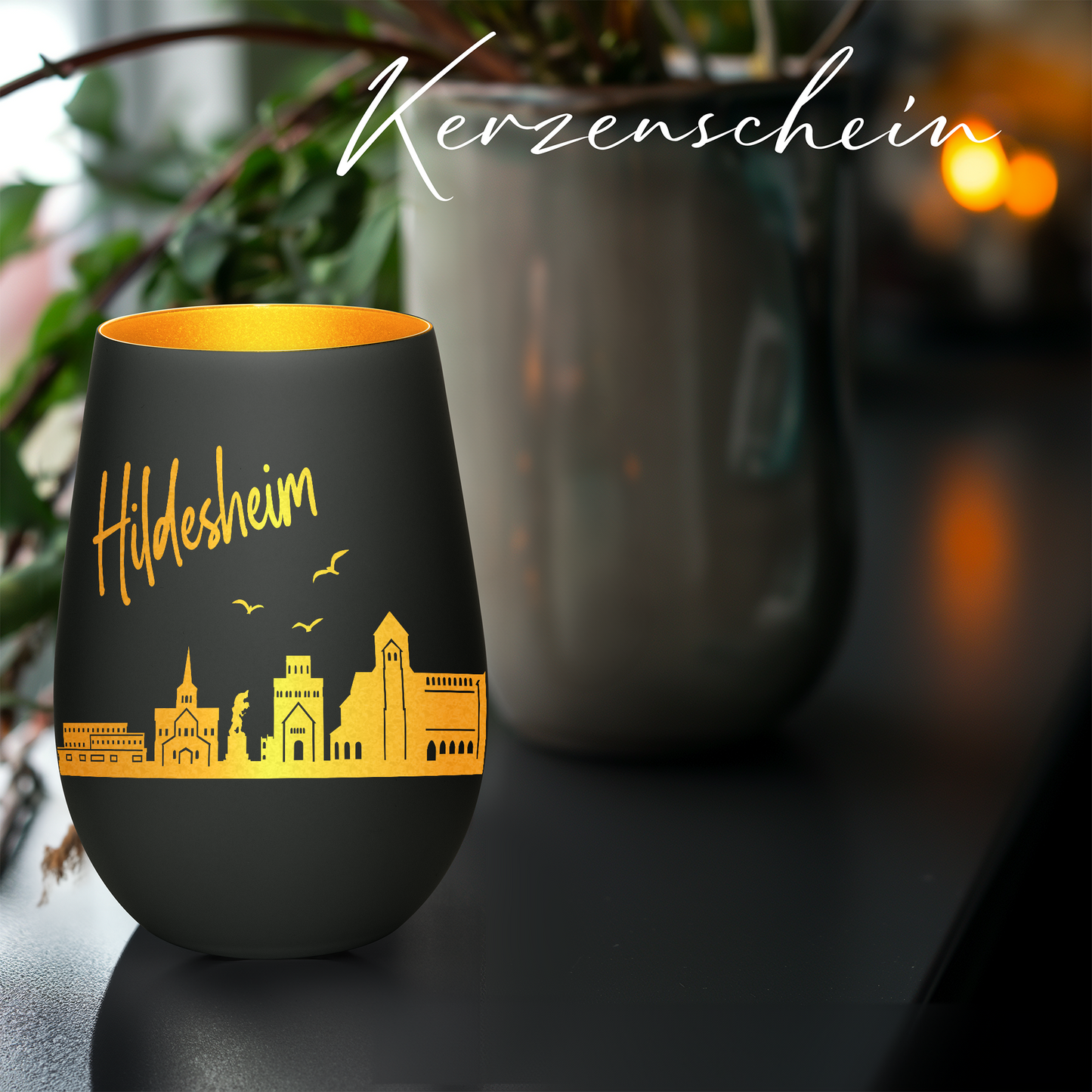 Hochwertiges Glas Windlicht mit Gravur "SKYLINE HILDESHEIM" in der Farbe Schwarz/Gold