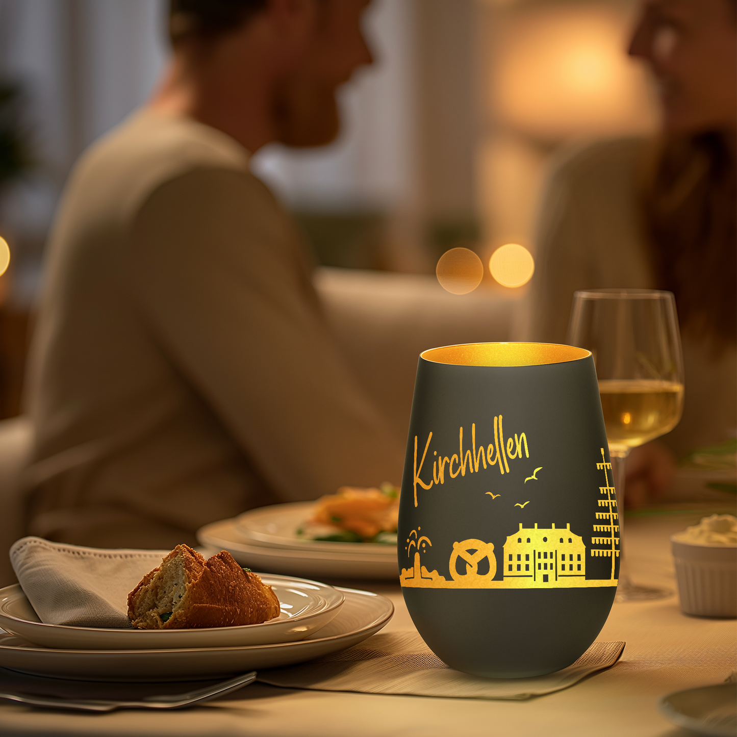Hochwertiges Glas Windlicht mit Gravur "SKYLINE KIRCHHELLEN" in der Farbe Schwarz/Gold