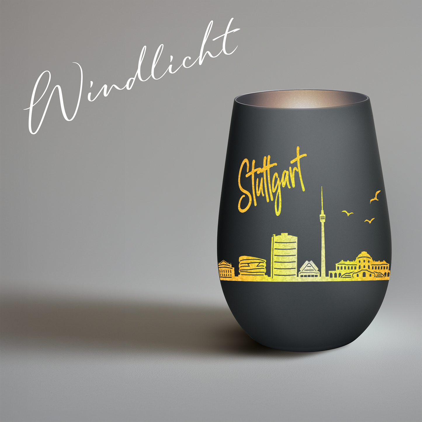 Hochwertiges Glas Windlicht mit Gravur "SKYLINE STUTTGART" in der Farbe Schwarz/Silber
