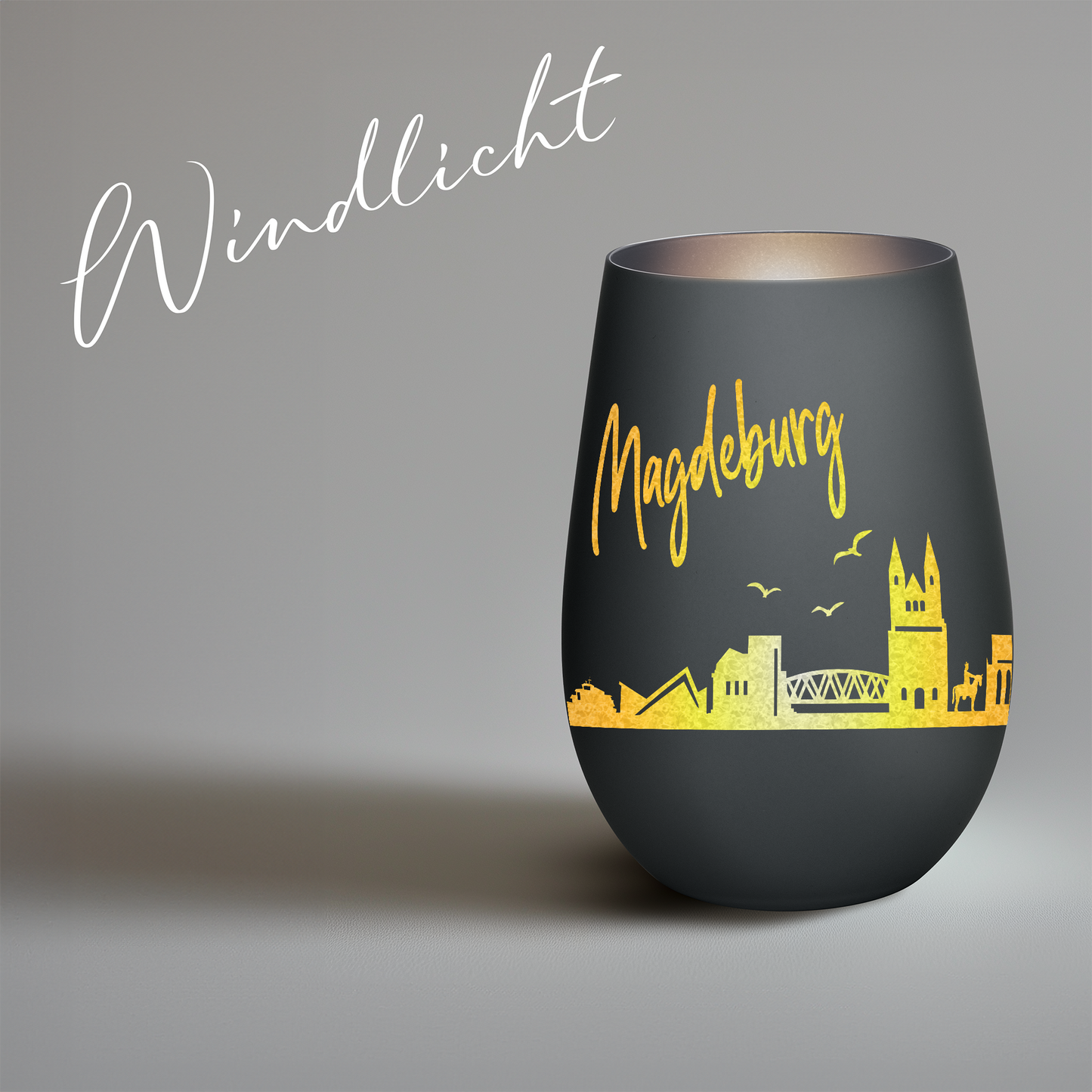 Hochwertiges Glas Windlicht mit Gravur "SKYLINE MAGDEBURG" in der Farbe Schwarz/Silber