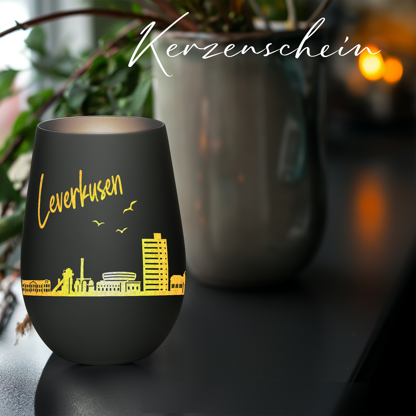Hochwertiges Glas Windlicht mit Gravur "SKYLINE LEVERKUSEN" in der Farbe Schwarz/Silber