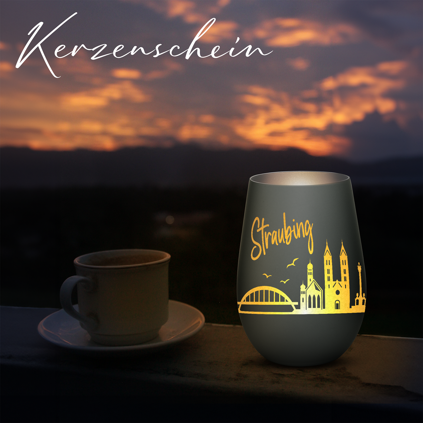 Hochwertiges Glas Windlicht mit Gravur "SKYLINE STRAUBING" in der Farbe Schwarz/Silber
