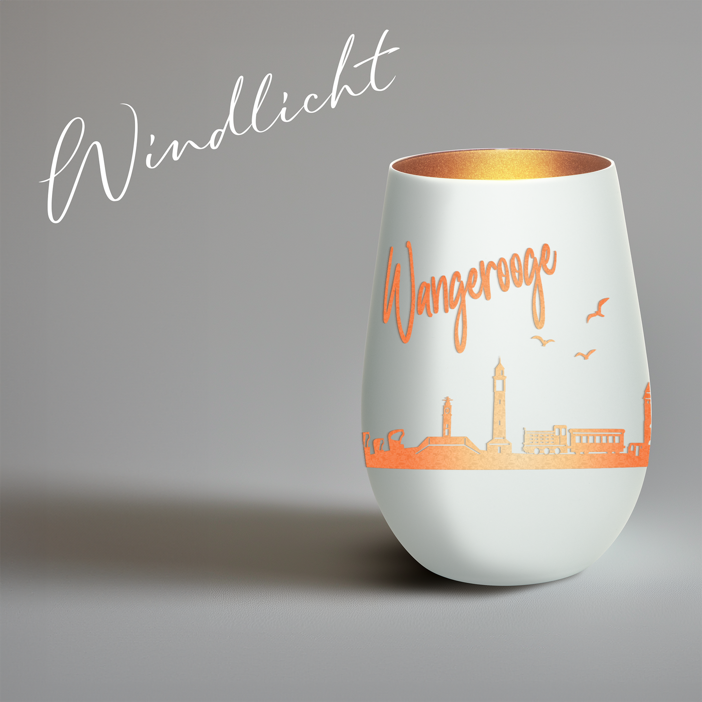 Hochwertiges Glas Windlicht mit Gravur "SKYLINE WANGEROOGE" in der Farbe Weiß/Bronze