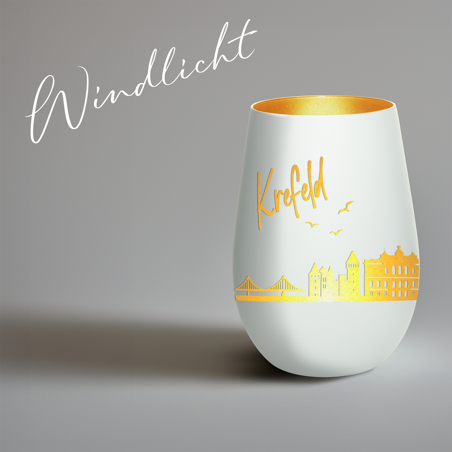 Hochwertiges Glas Windlicht mit Gravur "SKYLINE KREFELD" in der Farbe Weiß/Gold