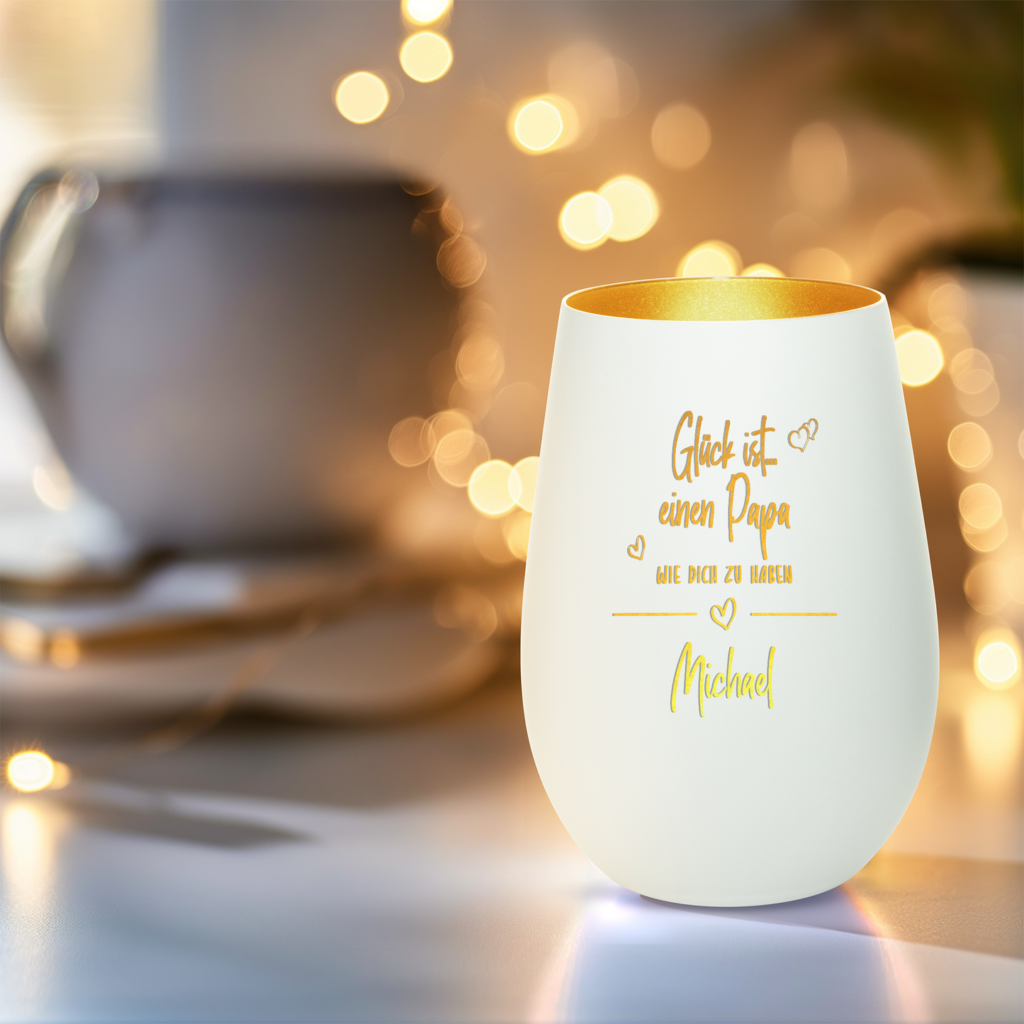 Hochwertiges Glas Windlicht mit Gravur "GLÜCK IST EINEN PAPA WIE DICH ZU HABEN" mit Wunschname in der Farbe Weiß/Gold