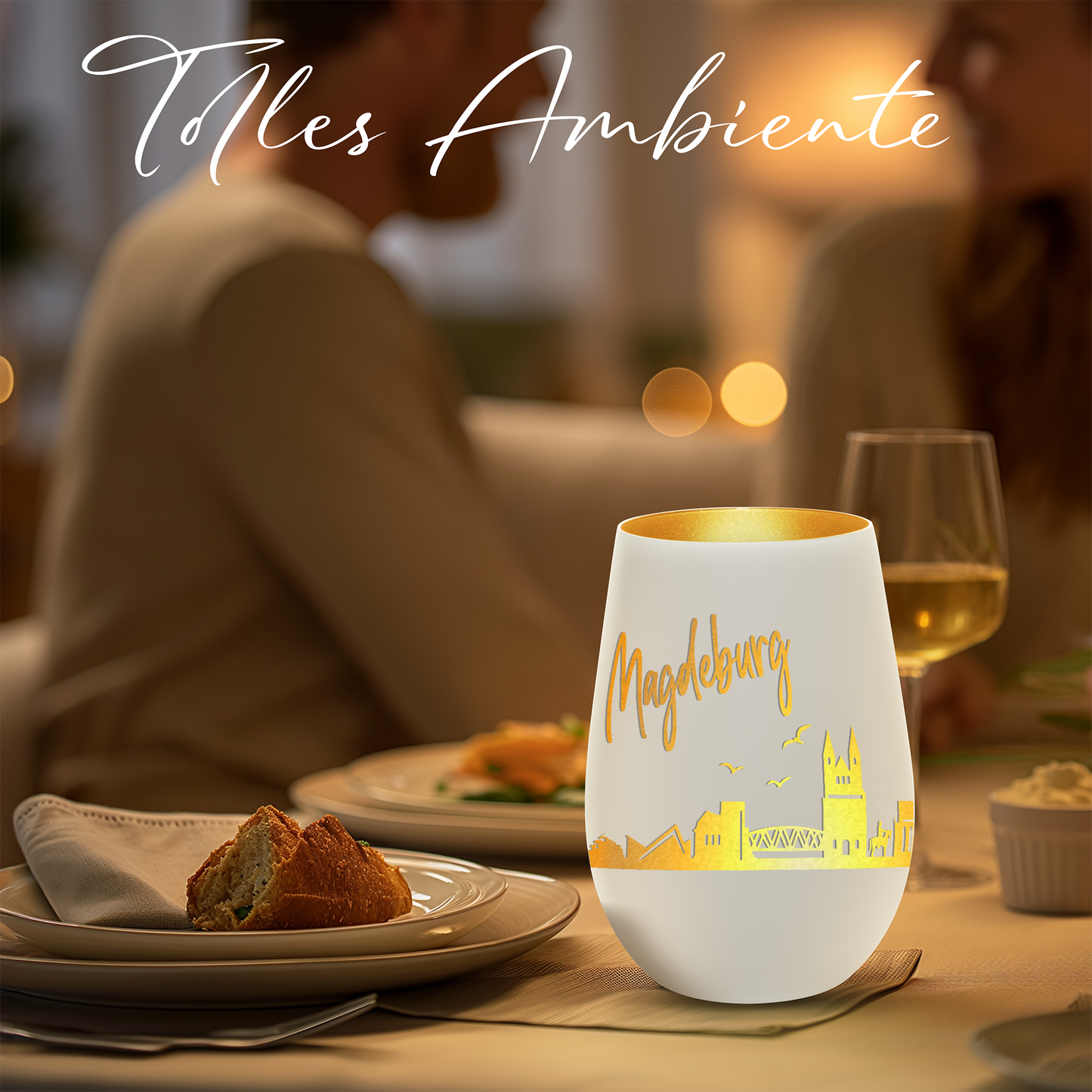 Hochwertiges Glas Windlicht mit Gravur "SKYLINE MAGDEBURG" in der Farbe Weiß/Gold