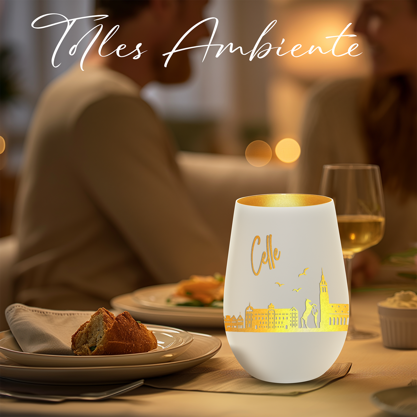 Hochwertiges Glas Windlicht mit Gravur "SKYLINE CELLE" in der Farbe Weiß/Gold