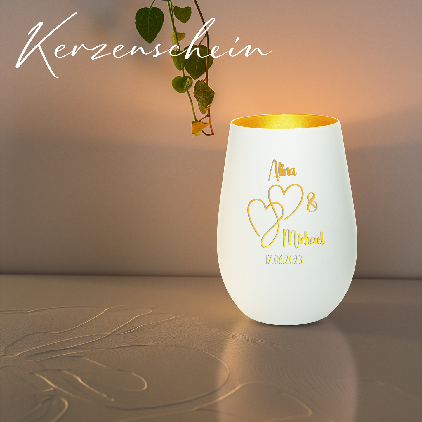Hochwertiges Glas Windlicht mit Gravur "LIEBES WINDLICHT HERZ2" mit Wunschnamen und Datum in der Farbe Weiß/Gold