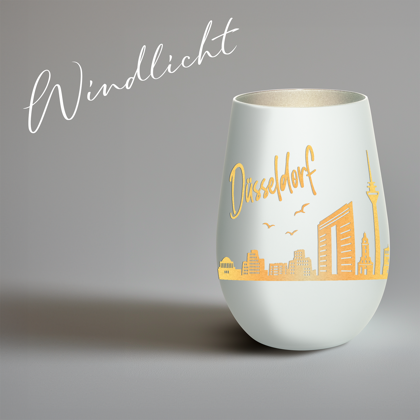 Hochwertiges Glas Windlicht mit Gravur "SKYLINE DÜSSELDORF" in der Farbe Weiß/Silber