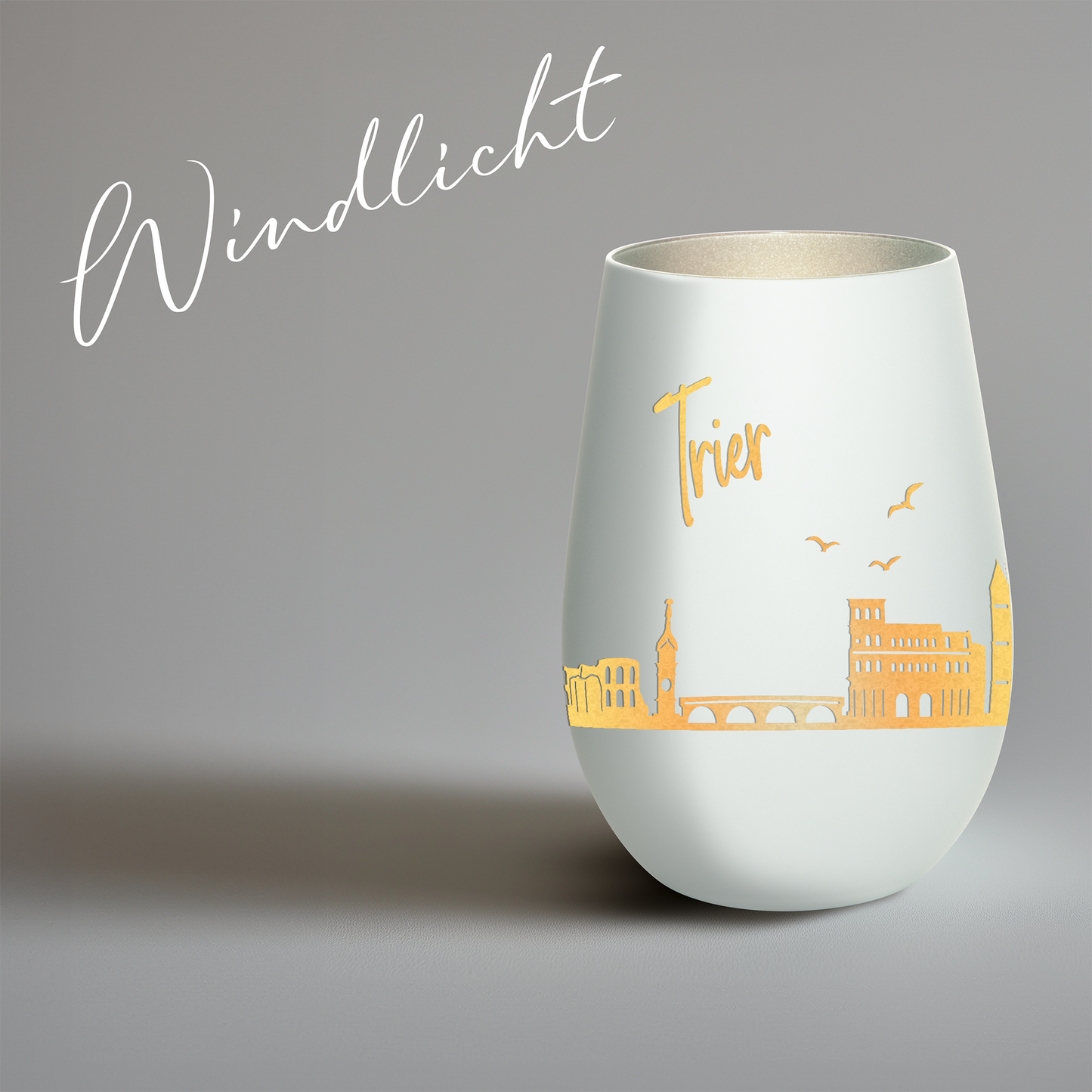 Hochwertiges Glas Windlicht mit Gravur "SKYLINE TRIER" in der Farbe Weiß/Silber