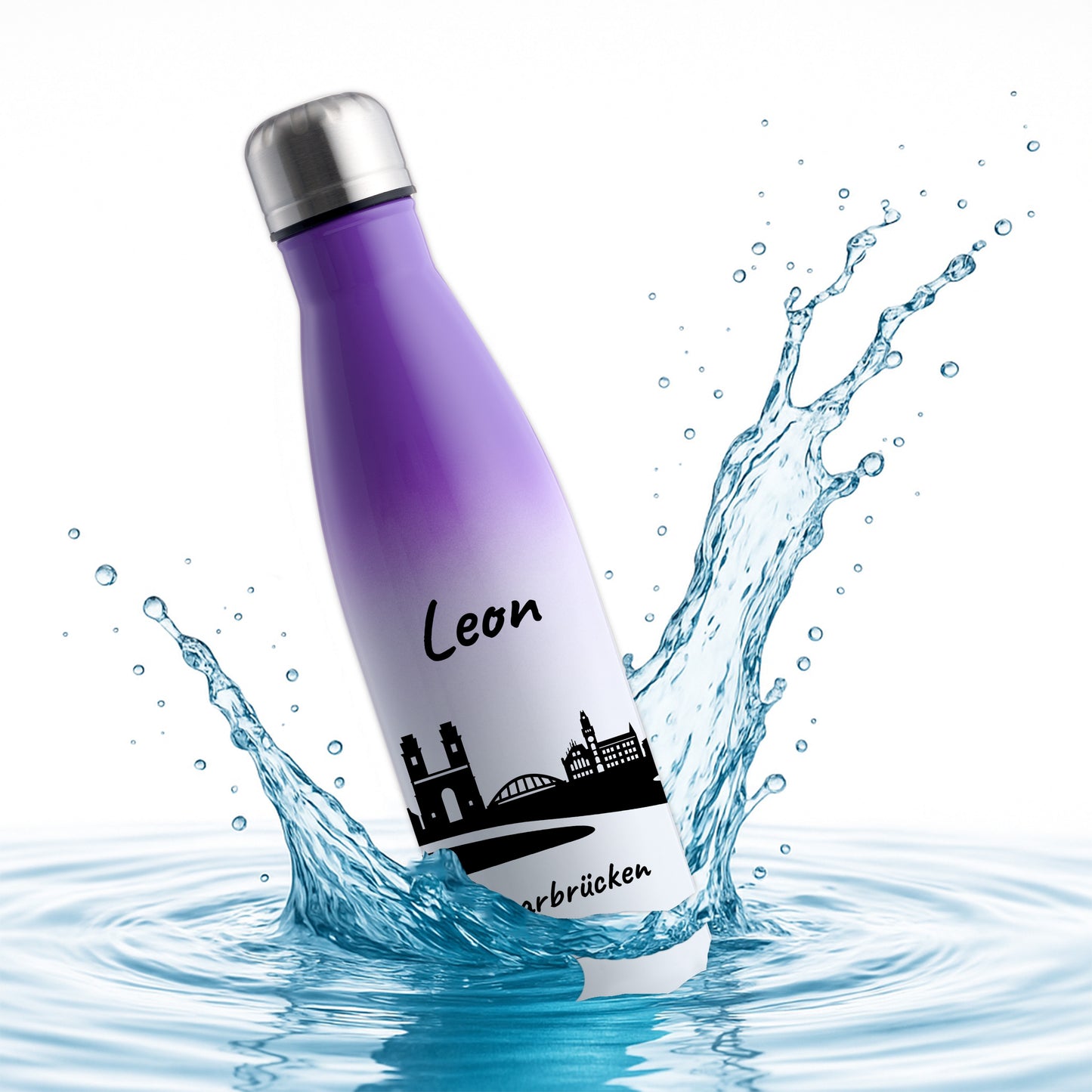Trinkflasche in Weiß/Violett 500ml aus Edelstahl bedruckt mit der Skyline von Saarbrücken personalisierbar mit Wunschname