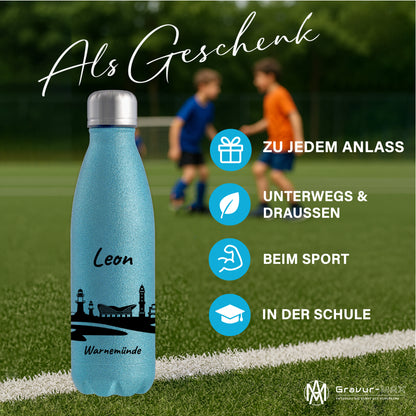 Glitzer Trinkflasche in Blau 500ml aus Edelstahl bedruckt mit der Skyline von Warnemünde personalisierbar mit Wunschname