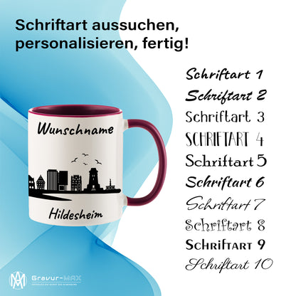 Tasse in Bordeauxrot 330ml bedruckt mit der Skyline von Hildesheim personalisierbar mit Wunschname