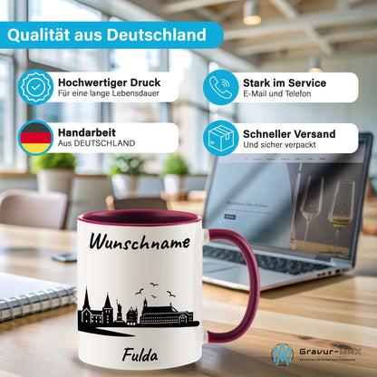 Tasse in Bordeauxrot 330ml bedruckt mit der Skyline von Fulda personalisierbar mit Wunschname