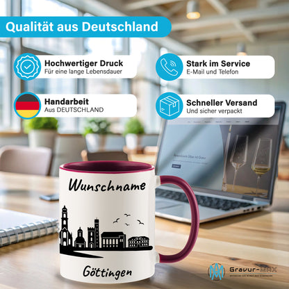 Tasse in Bordeauxrot 330ml bedruckt mit der Skyline von Göttingen personalisierbar mit Wunschname