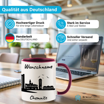 Tasse in Bordeauxrot 330ml bedruckt mit der Skyline von Chemnitz personalisierbar mit Wunschname
