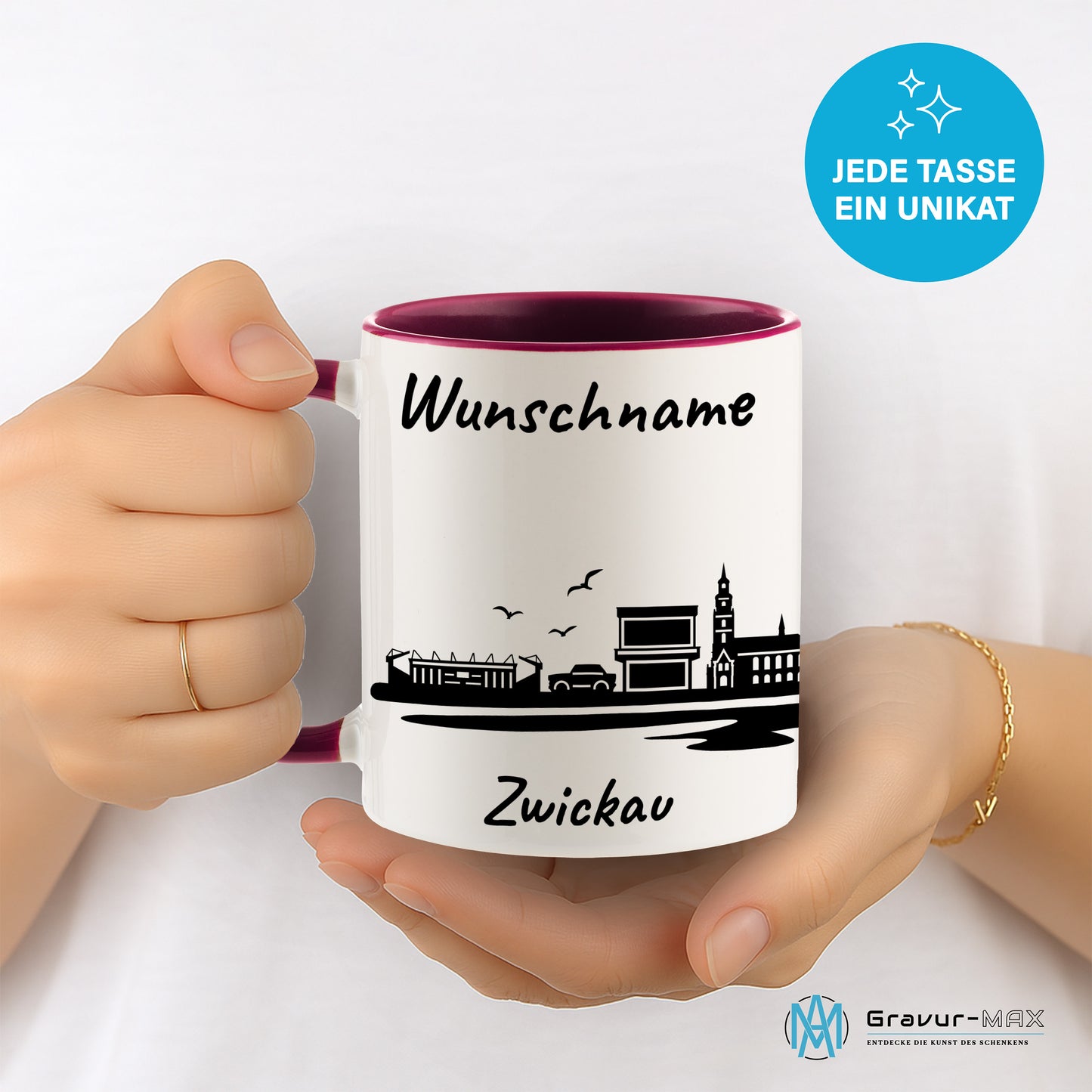 Tasse in Bordeauxrot 330ml bedruckt mit der Skyline von Zwickau personalisierbar mit Wunschname