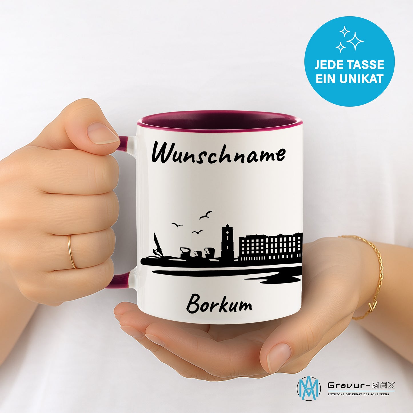 Tasse in Bordeauxrot 330ml bedruckt mit der Skyline von Borkum personalisierbar mit Wunschname
